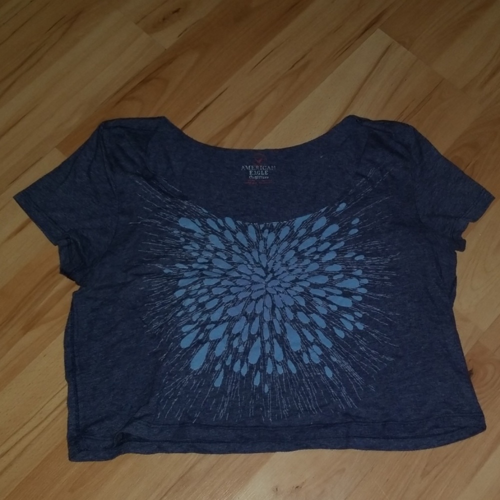 Cropped, over the shoulder, t-shirt